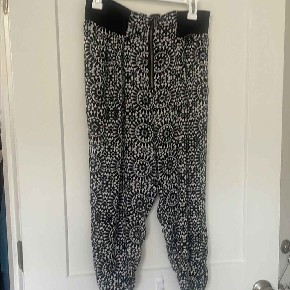 Black and White Geometric Print Harem Pants